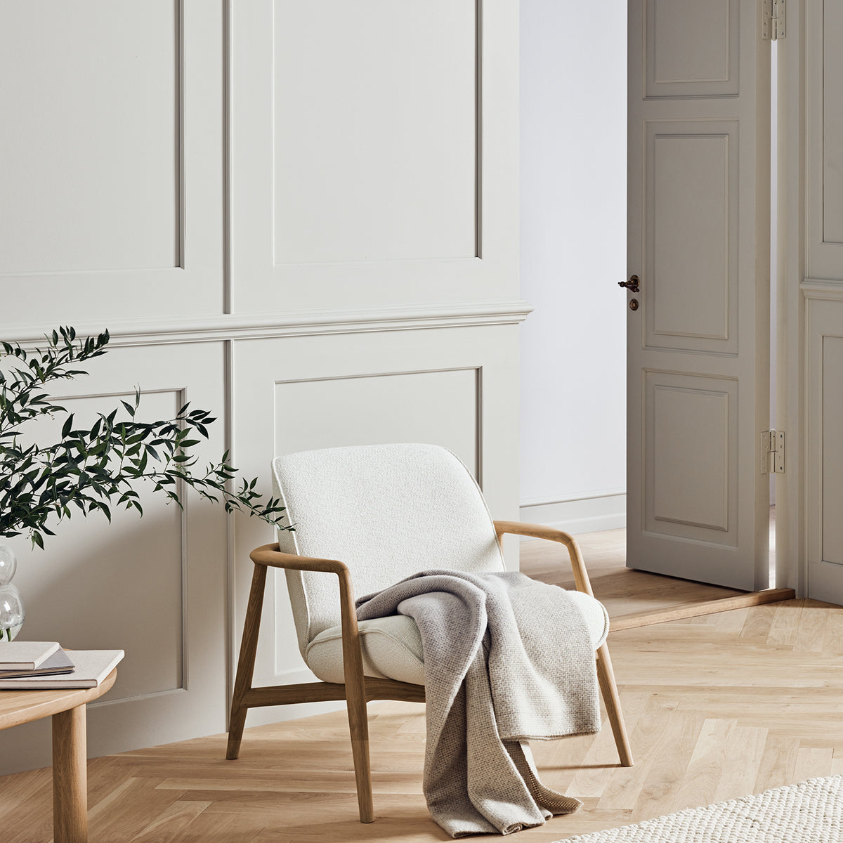 Bowie Armchair, Qual Fabric
