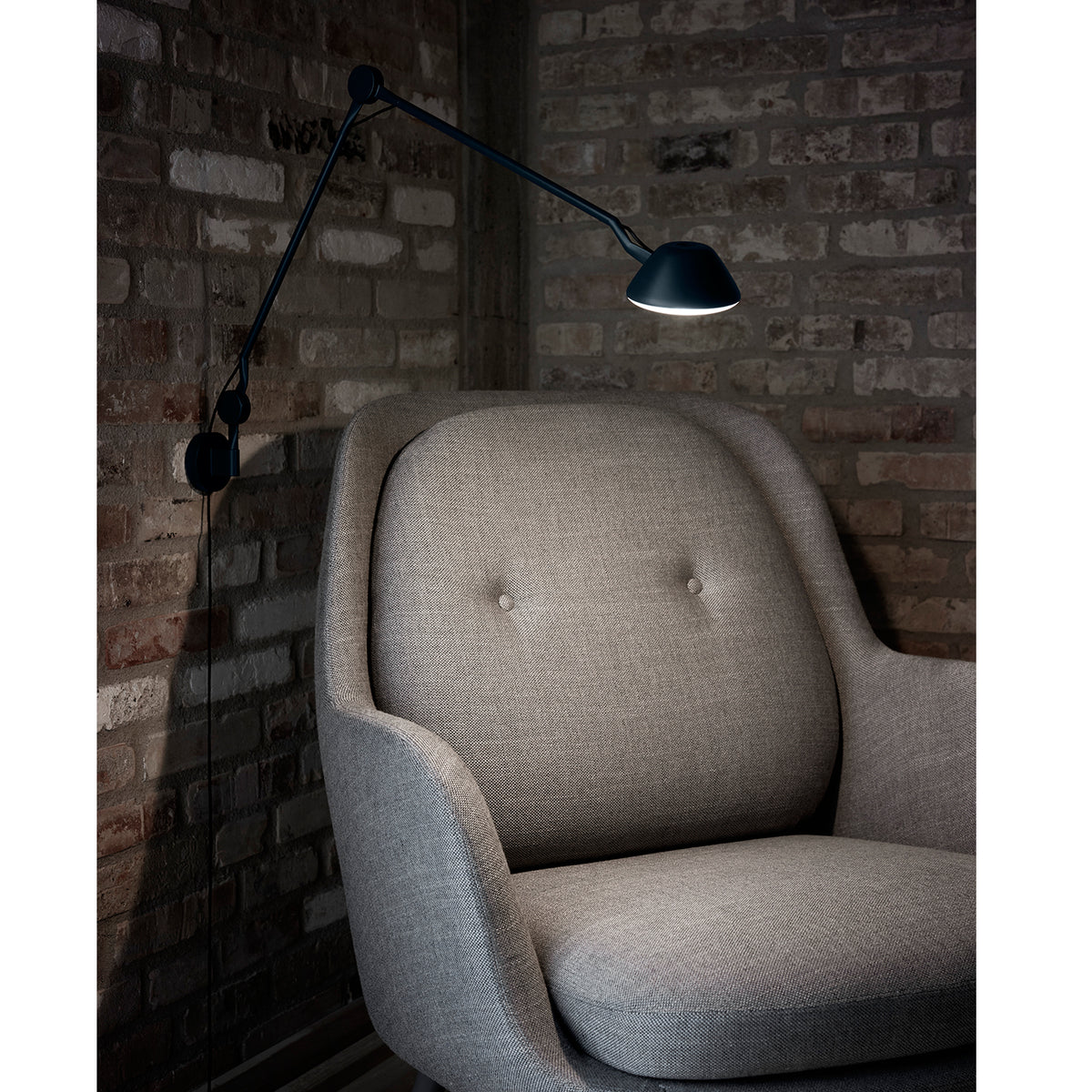 AQ01 Desk Lamp - Fritz Hansen