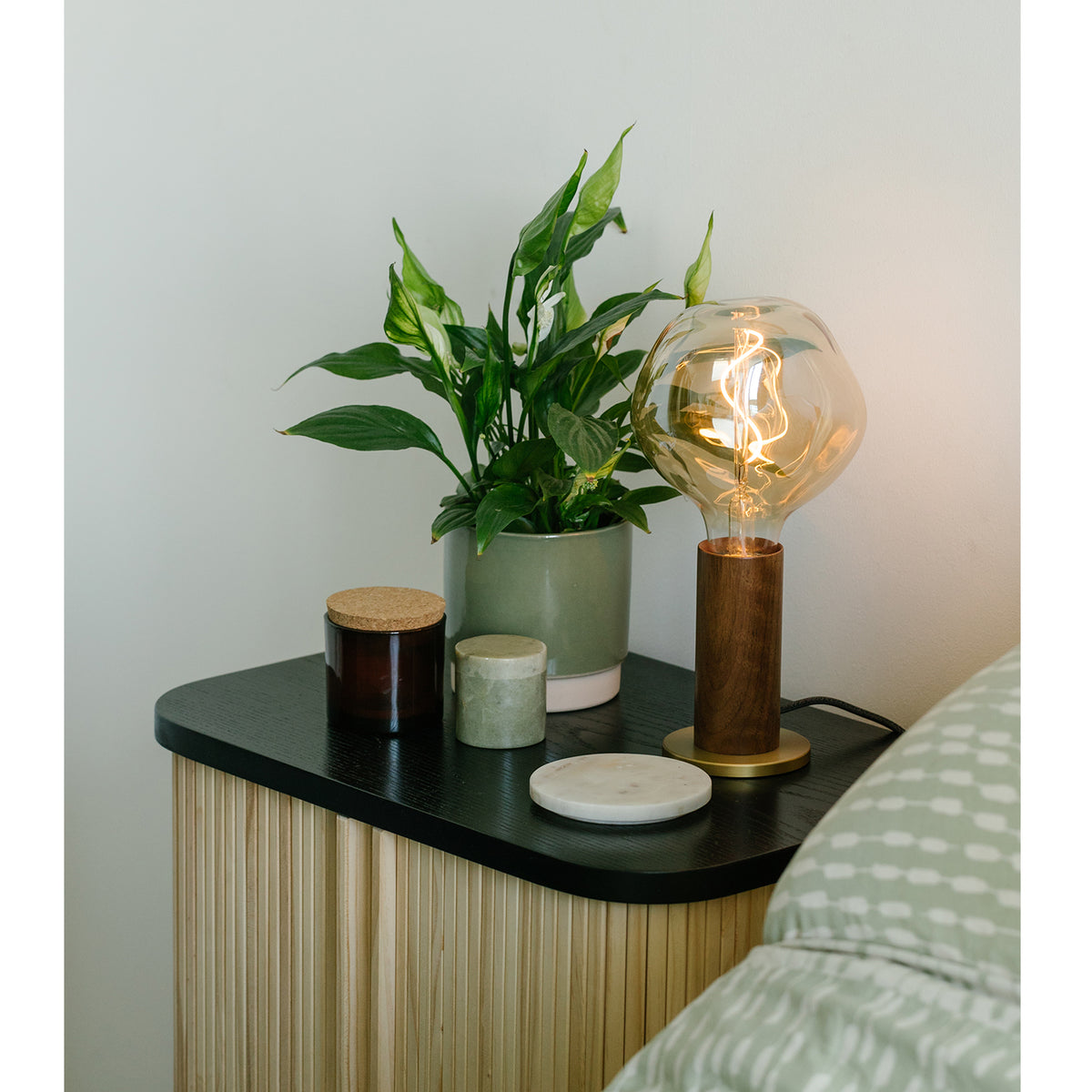 Knuckle Table Lamp & Voronoi I Bulb - Tala