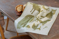 Koirapuisto Tea Towel