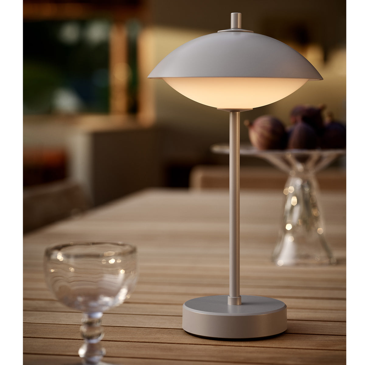 Clam Portable Lamp