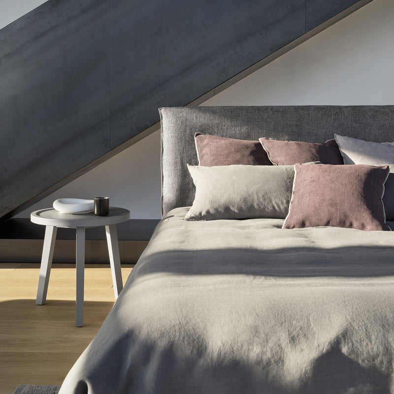 Ghost Bed, Linen