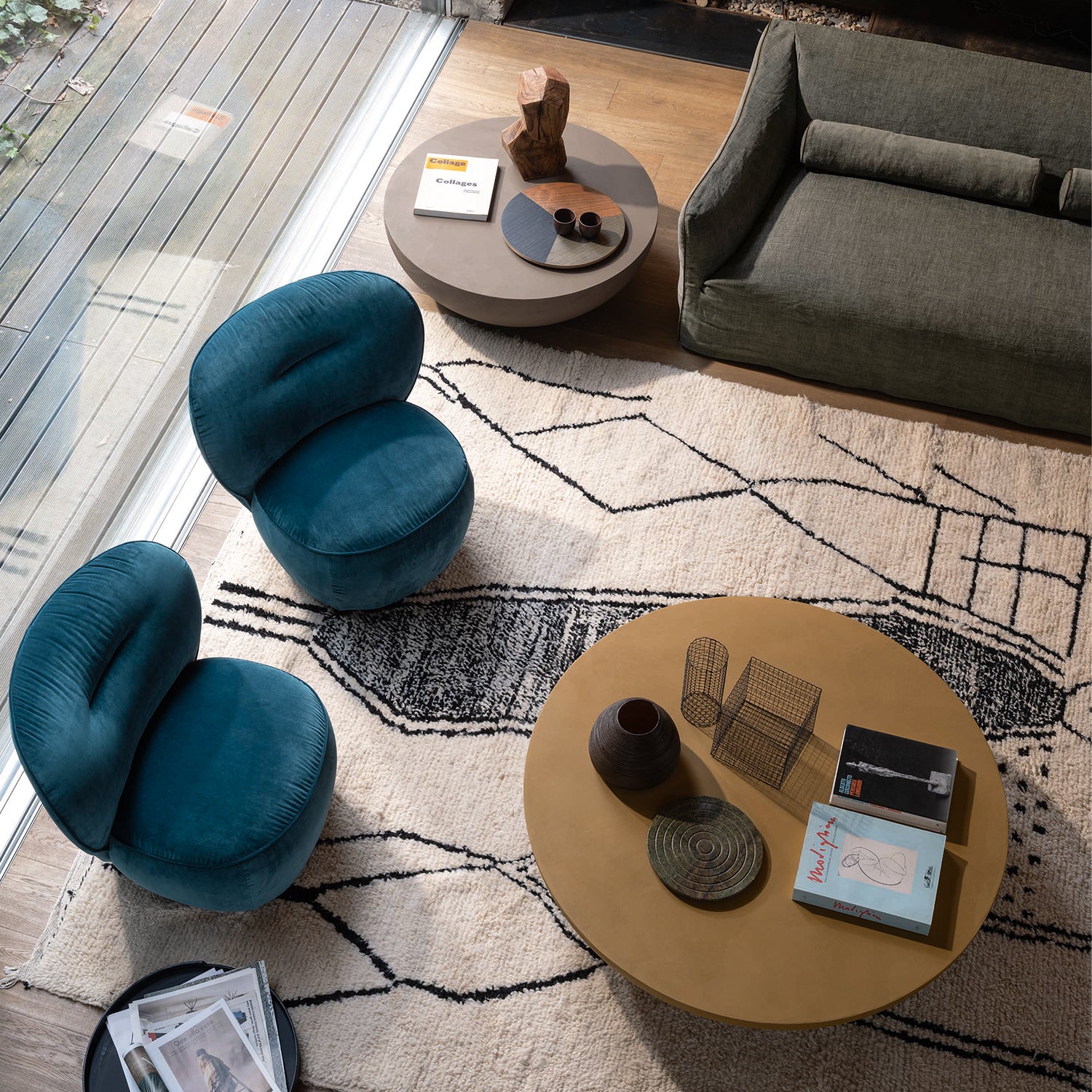 Heiko 44 Round Coffee table, Large Half Sphere in Clay by