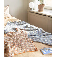 Pomme Throw