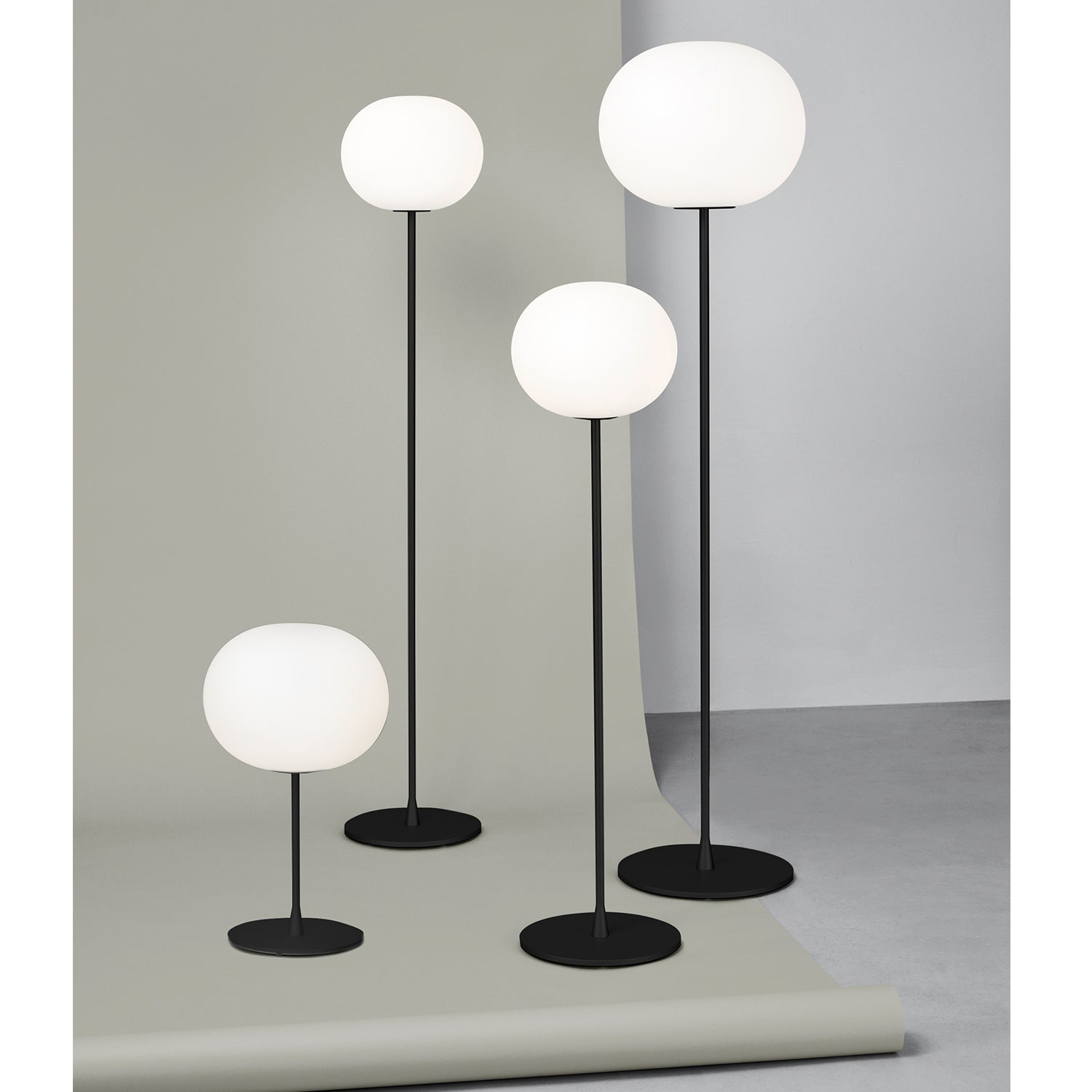 Glo Ball F1 Floor Lamp by Flos | Jasper Morrison | Black & Silver