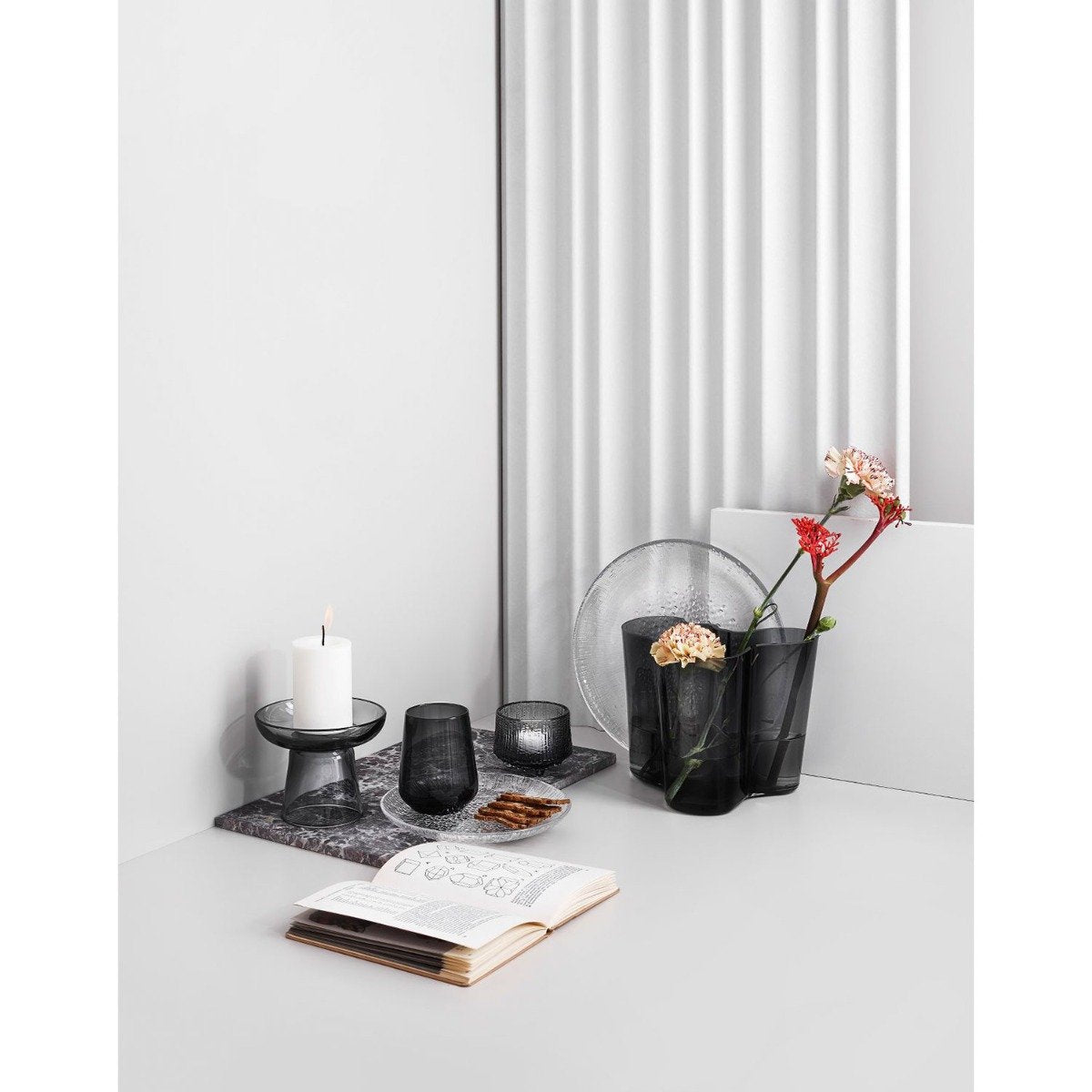 Nappula Pillar Candleholder, Grey - Iittala