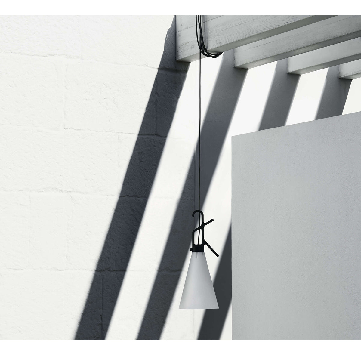 Mayday Outdoor Lamp