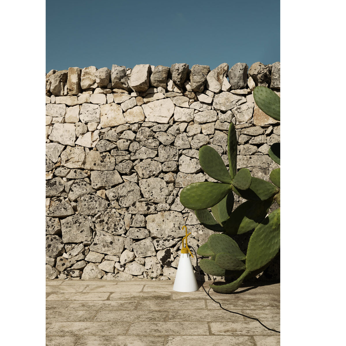 Mayday Outdoor Lamp