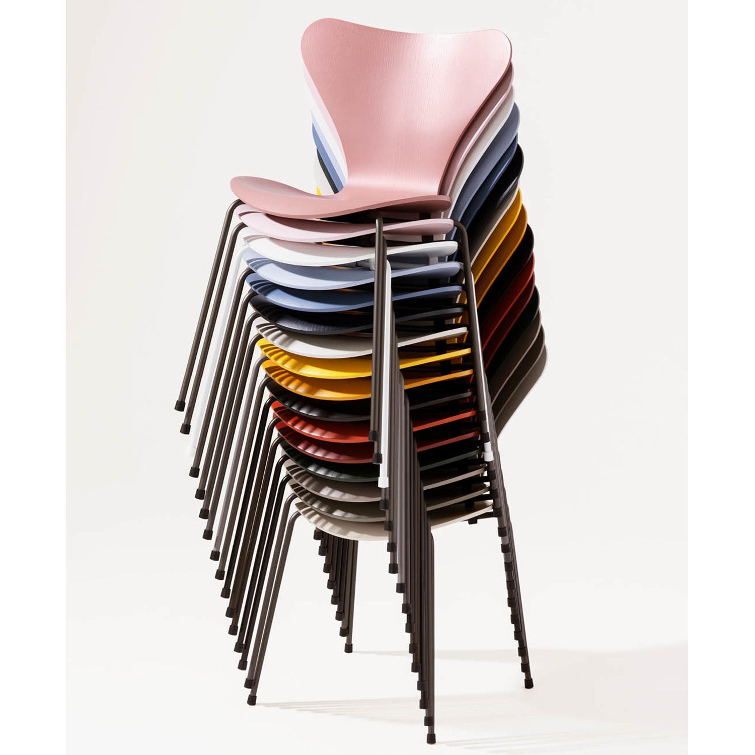 Series 7 Dining Chair by Fritz Hansen | Coloured Ash Orange – ARIA